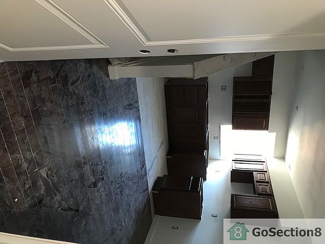 2nd image of 6066 Vine St