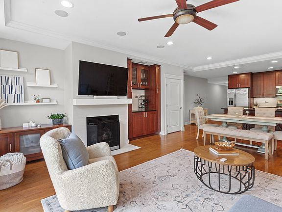 4th image of 1915 W Diversey Pkwy APT 302
