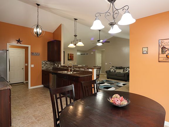 5th image of 1265 Sonoma Way