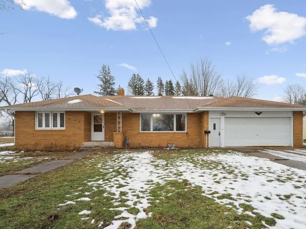 402 S Washington Ave, Fredericksburg, IA 50630