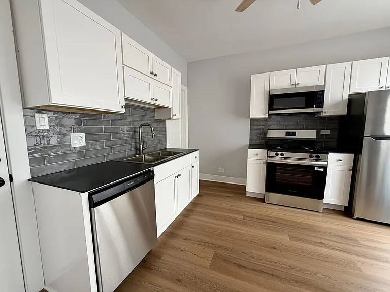 4373 N Elston Ave — Photo 3