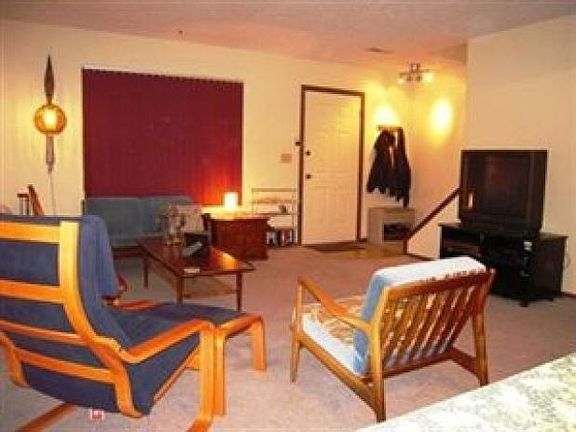 3rd image of 221 Union St APT 3