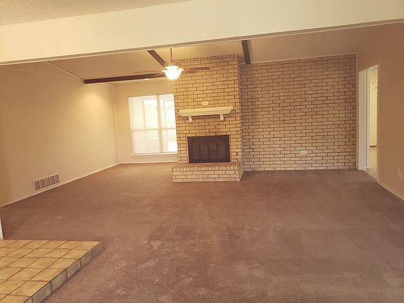 3rd image of 2901 Berkshire Dr