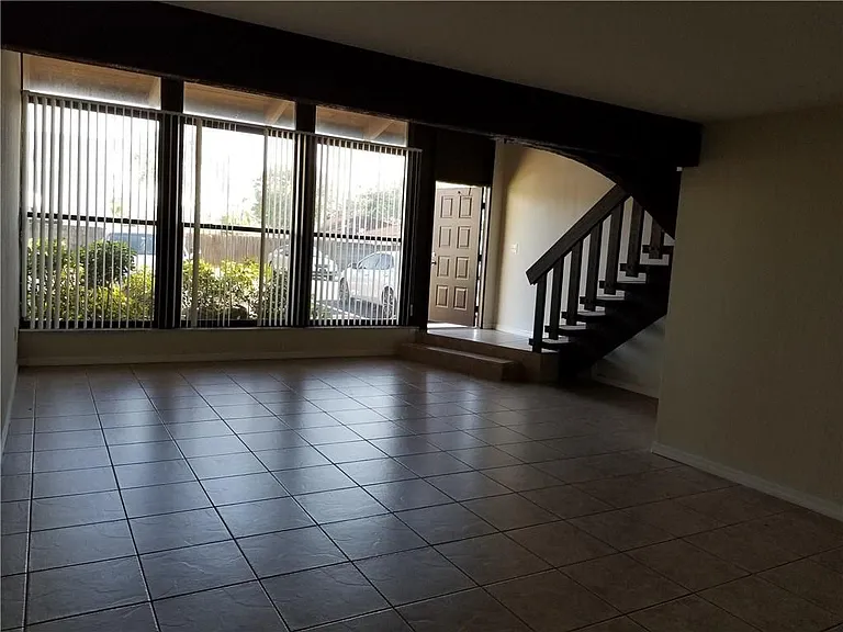 2421 N 40th Ave #109 — Photo 6