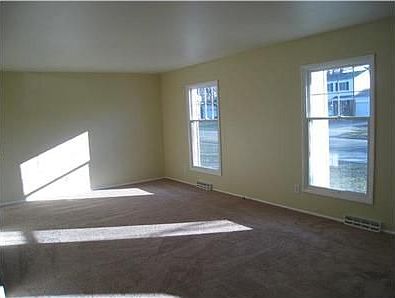 4th image of 114 Fairdale Ave