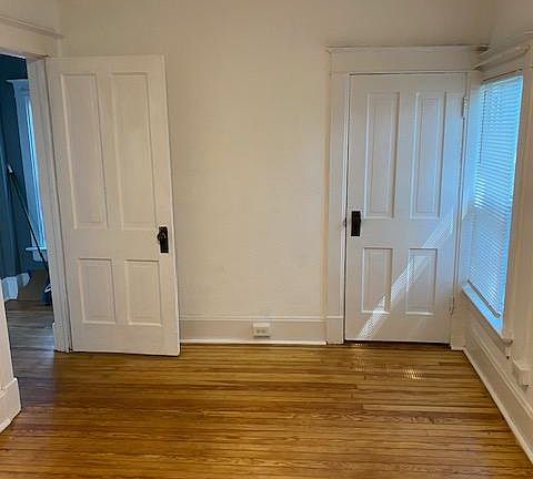 5th image of 217 1/2 N Pearl St