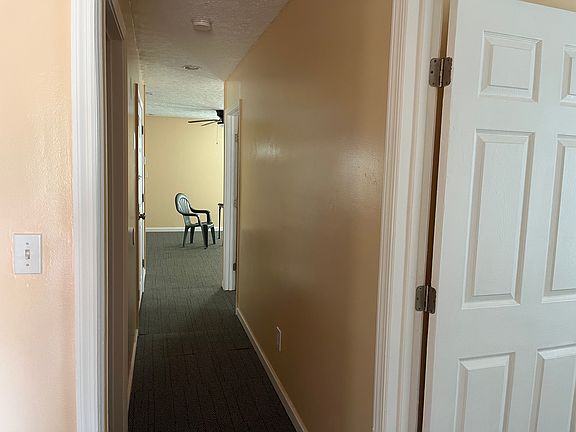 4th image of 122 Locust St