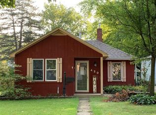 420 Delia St, Batavia, IL 60510