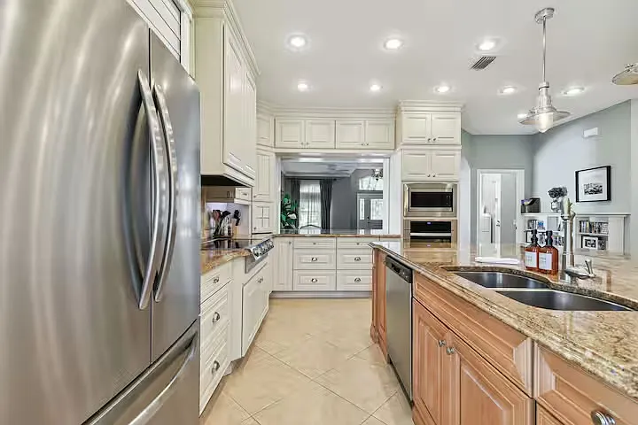 3744 Golden Eagle Dr — Photo 2