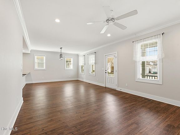 2nd image of 330 Manning Square