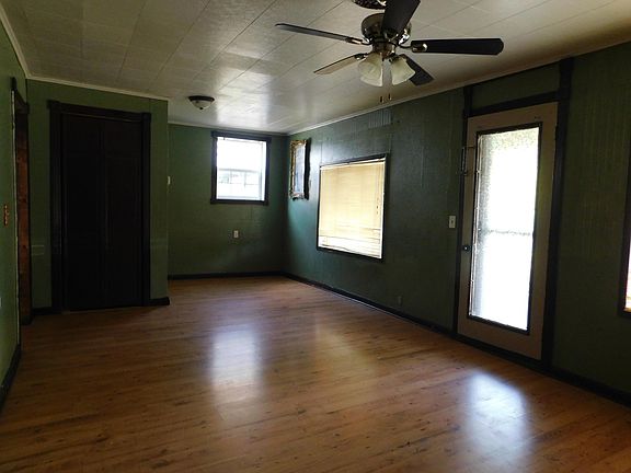 3rd image of 44 Johnson St