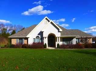 1513 W Cardinal Dr, Lock Haven, PA 17745
