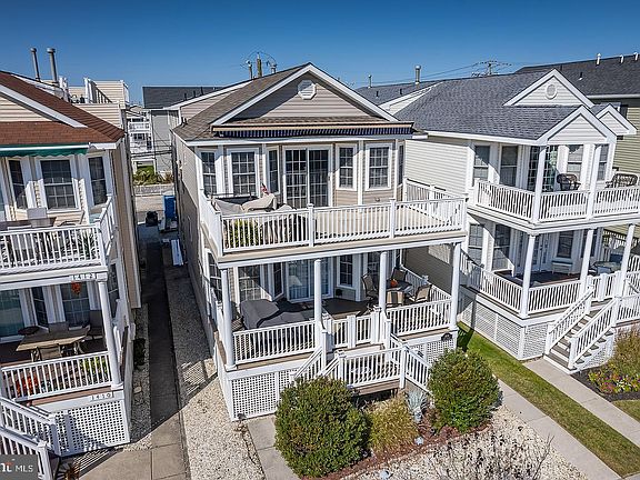 3rd image of 1408 West Ave