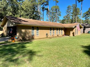 2 Chinquepin Dr, Magnolia, AR 71753