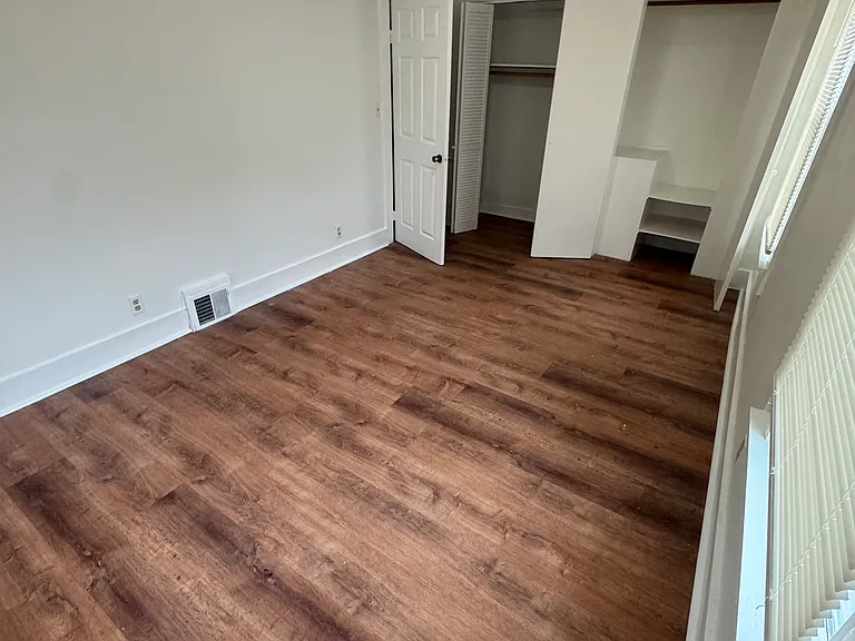 15 Winchester Ave #1 — Photo 4