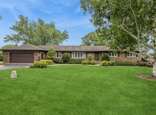 3035 Red Barn Rd, Crystal Lake, IL 60012