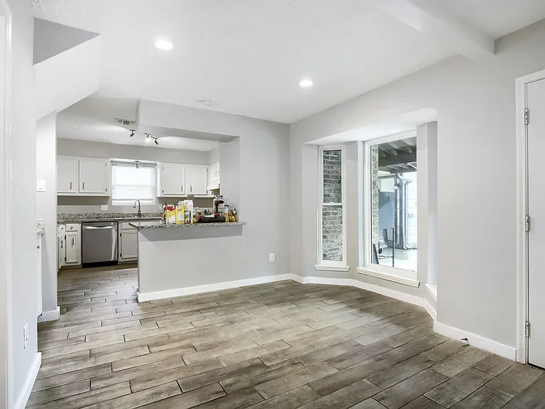 3734 Blue Lake Dr — Photo 11