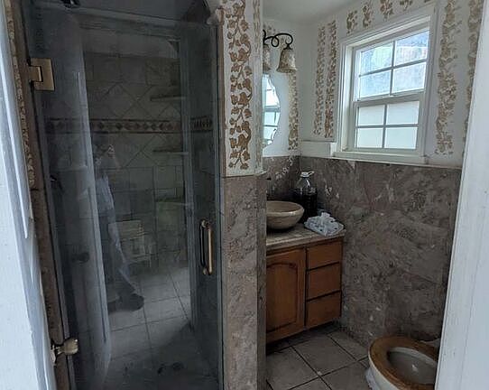 5th image of 4791 Huntington Dr N
