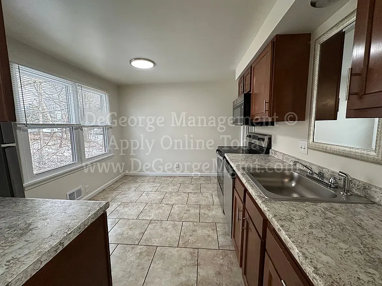 Sterling Square Townhomes — Photo 6