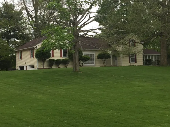 855 Ghent Rd, Akron, OH 44333