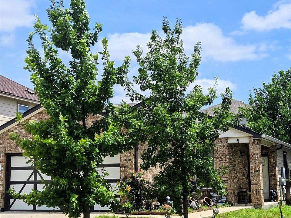 2nd image of 910 Solitude Dr