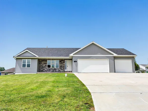 465 Mueller Ct, Luxemburg, WI 54217