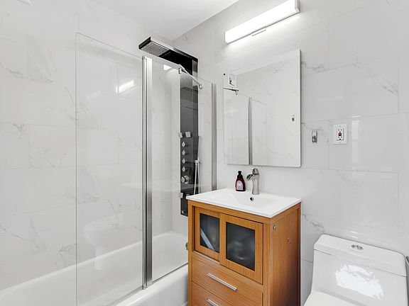 5th image of 160 E 27th St APT 10F