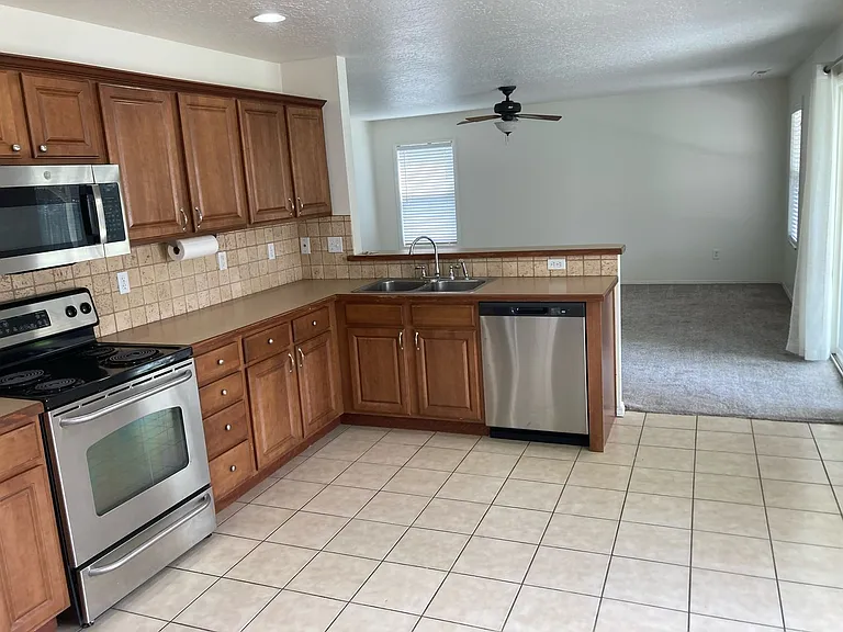 14103 Pearl Pointe Dr — Photo 3