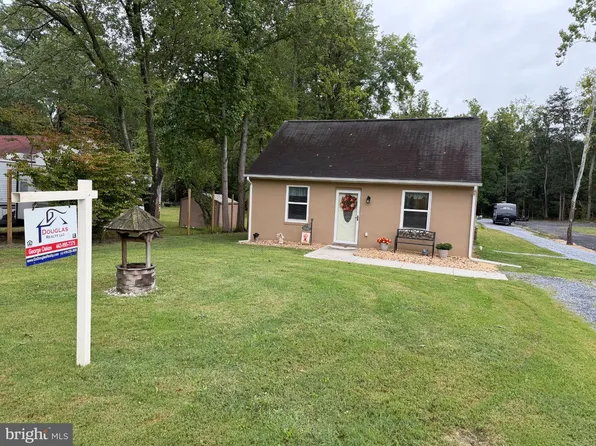 1857 Cedar Dr, Severn, MD 21144