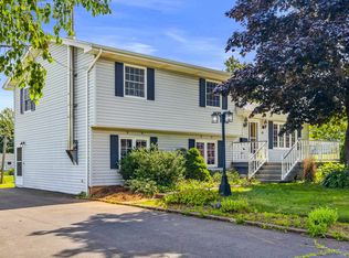 6 Millbrook Dr, Stratford, PE C1B 1X8