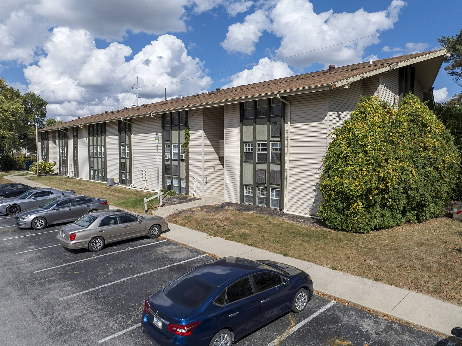 Wood Creek Apartments — Photo 3