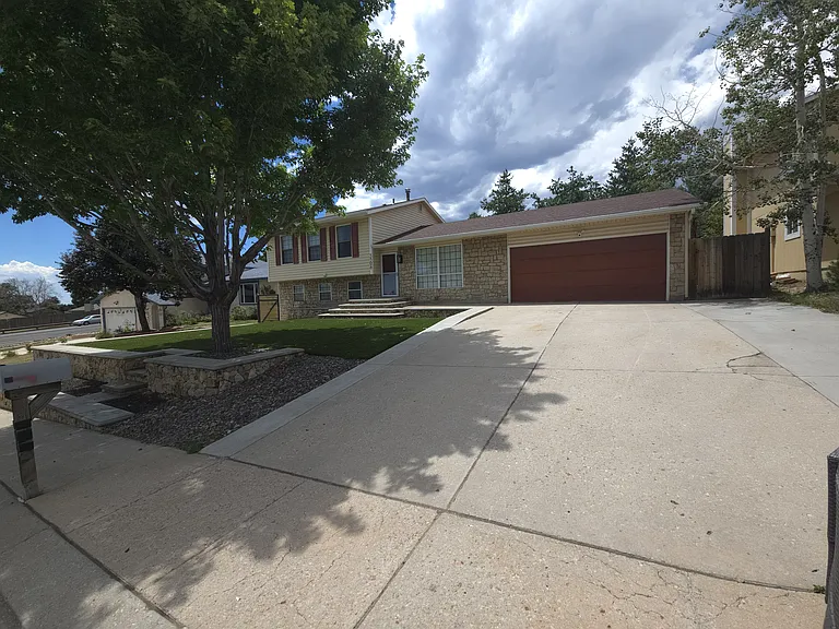 5506 Wilkerson Pass Dr — Photo 2