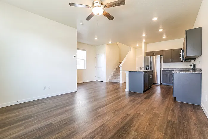 3 bed, 2.5 bath, 1458 sqft, $2,545 — Photo 4