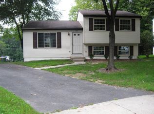 8466 Great Lake Ln, Springfield, VA 22153
