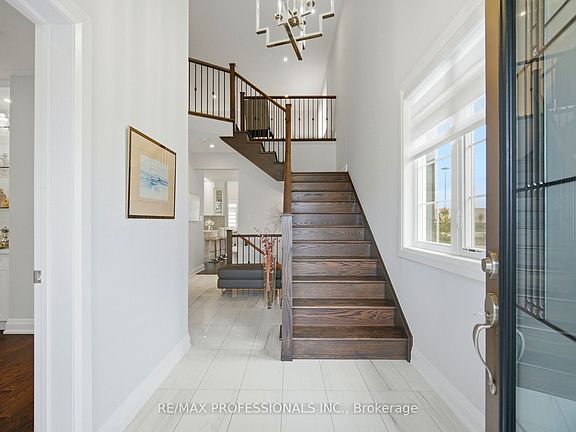 5th image of 40 Bluestone Cres
