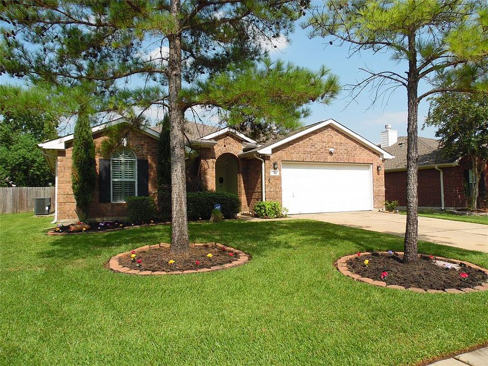 Here is snapshot of the front elevation of this beautiful 1 story home on Canyon Gate at Northpointe.