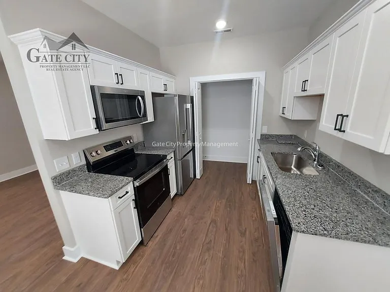 542 Wallburg High Point Rd — Photo 2