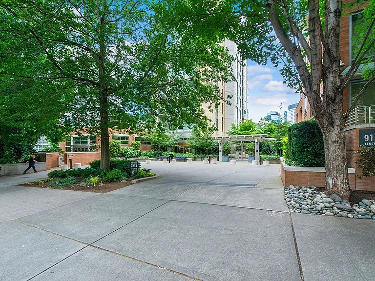 910 Lenora St #S403 — Photo 41