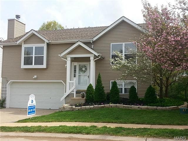 1st image of 220 Bracadale Ave