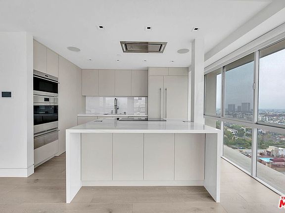 3rd image of 10790 Wilshire Blvd APT 1201