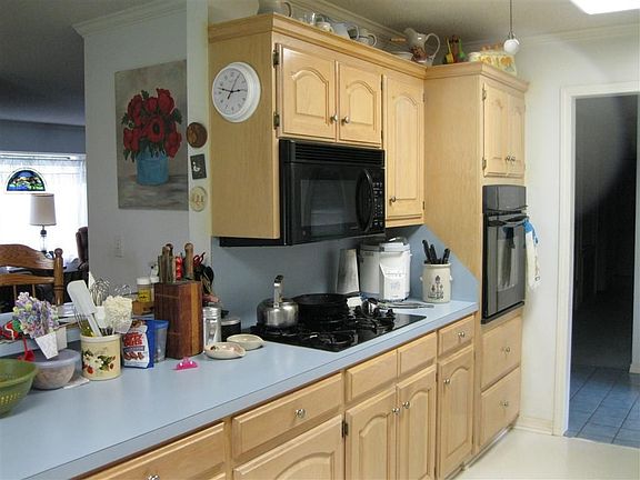 2nd view of kitchen