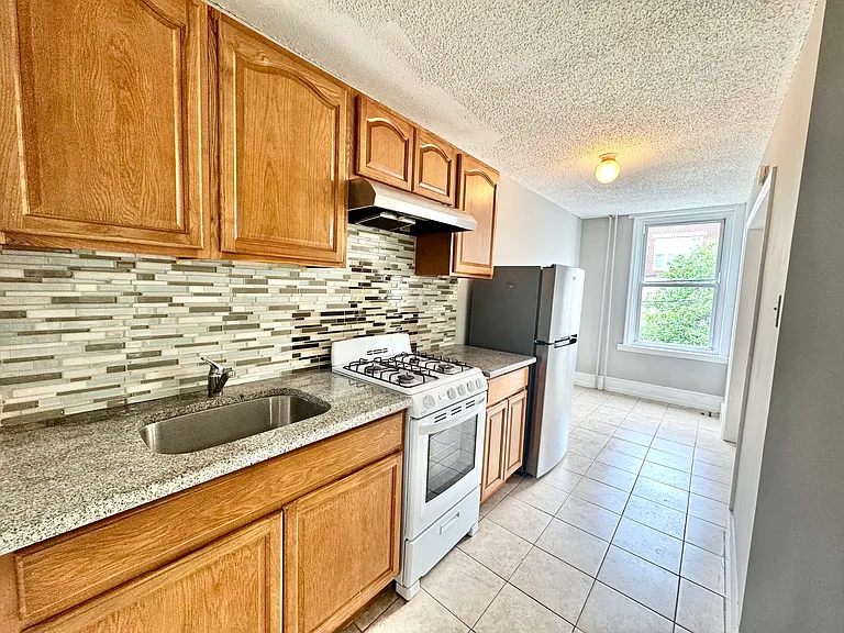 1407 N Franklin St #3 — Photo 8