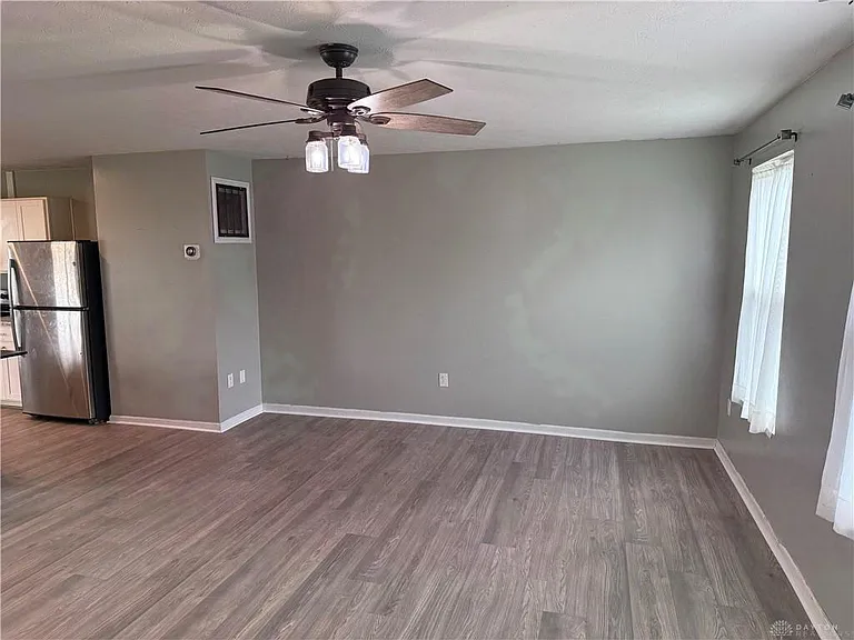 1199 Prem Pl — Photo 3