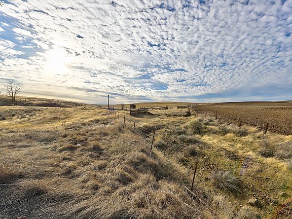 2nd image of 62722 Hart Rd