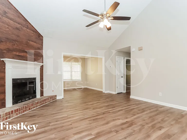 290 Willow Shoals Dr — Photo 3