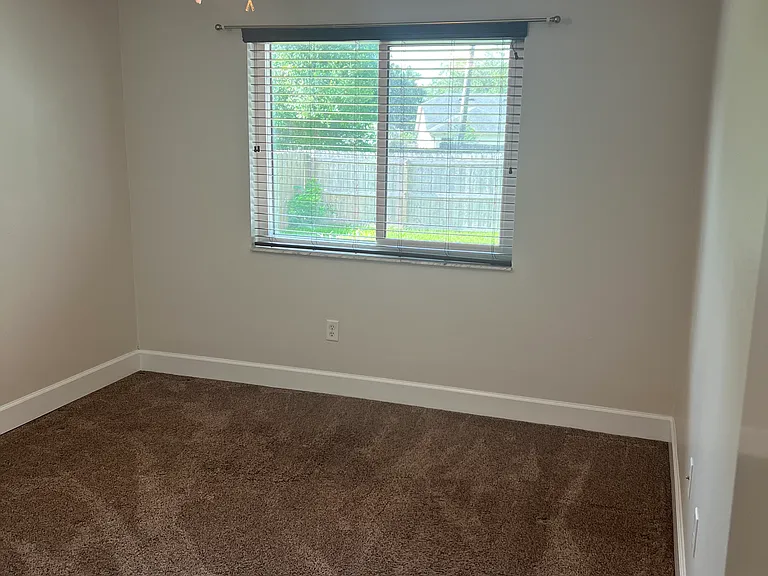 1072 Beckstrom Dr — Photo 15