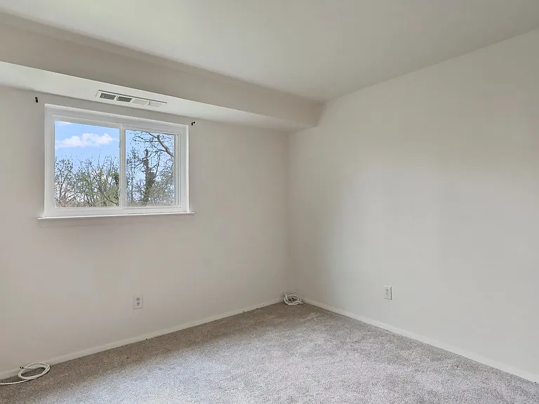 620 6th Ave #102 — Photo 12