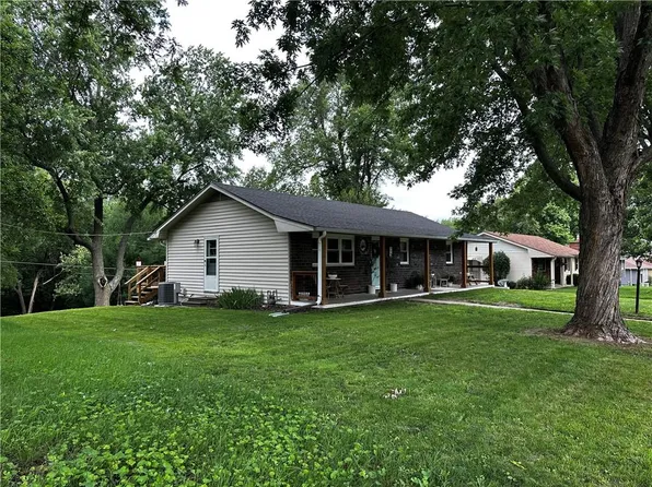 5606 Ripley St, Saint Joseph, MO 64506