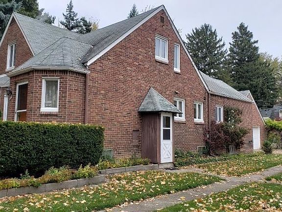 4th image of 302 N Clubview Dr