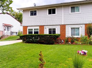 291 W Berkley Ln, Hoffman Estates, IL 60169